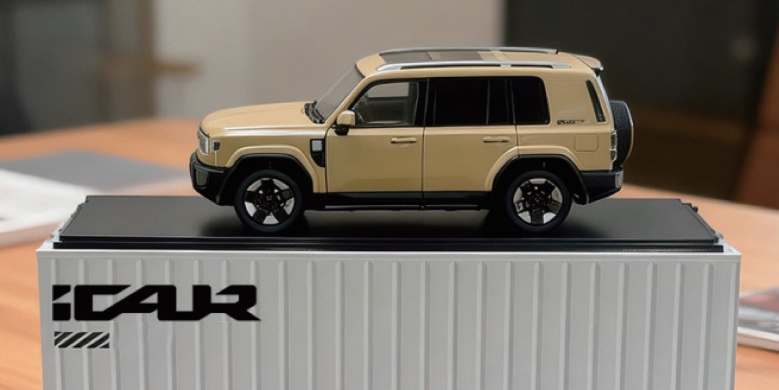 V27 model u mjerilu 1:18
